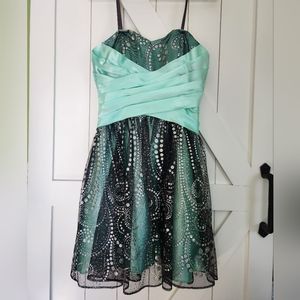 Hailey Logan by Adrianna Papell party dress